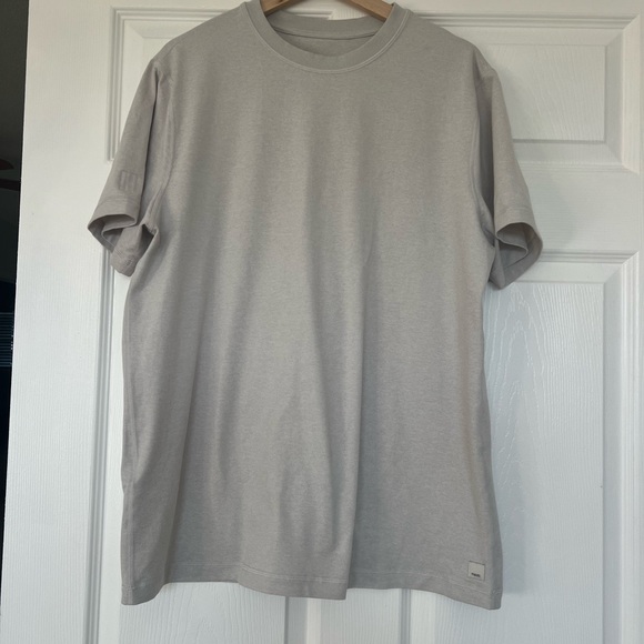 Vuori Other - Vuori Men’s strato tech T-shirt size xl  beige